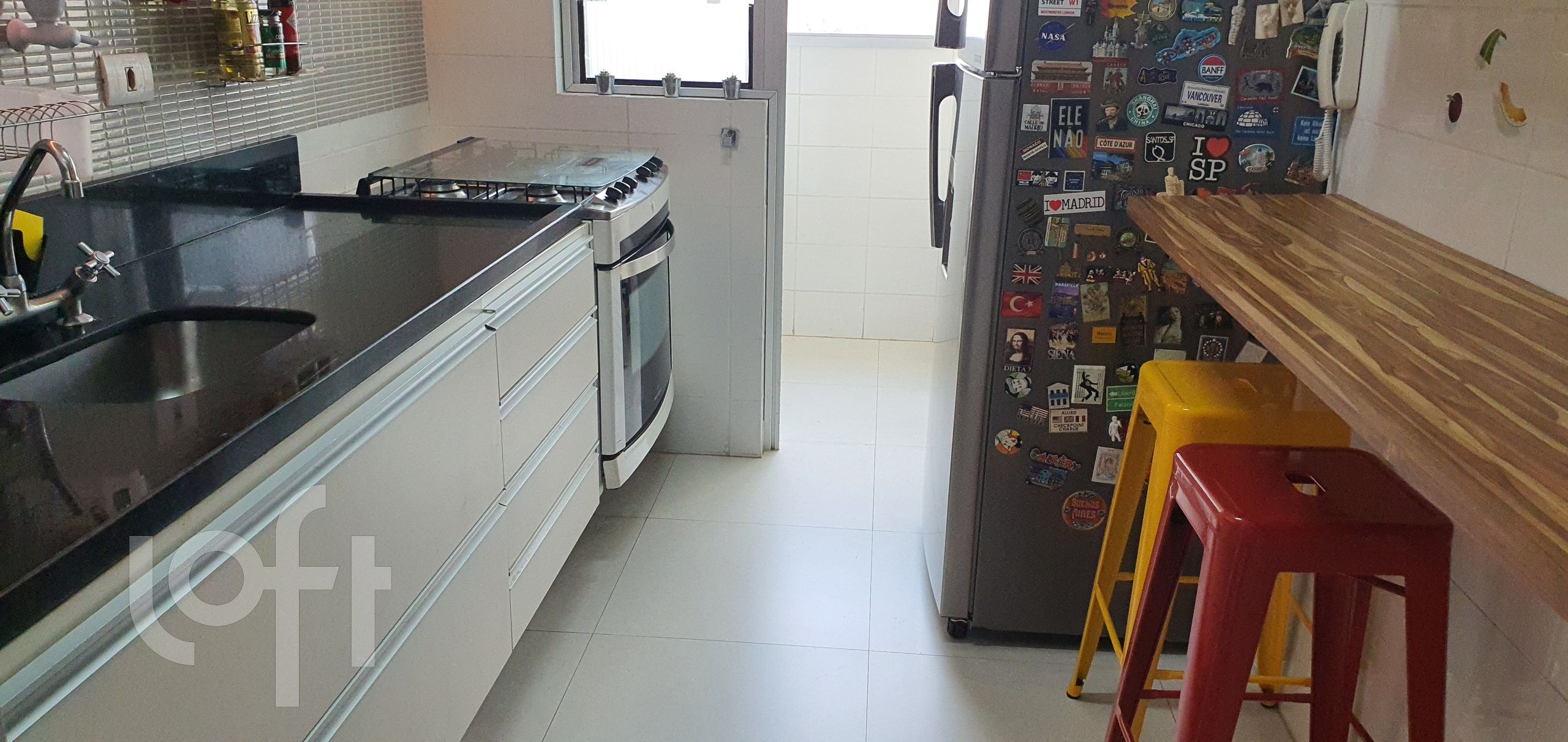 Apartamento à venda com 2 quartos, 64m² - Foto 2