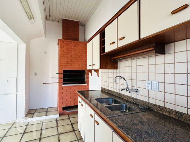 Apartamento com 137m², 2 dormitórios, 1 vaga, Higienópolis em Porto Alegre