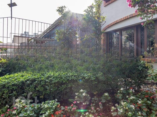 Casa com 200m², 3 dormitórios, 1 suíte, 2 vagas, Jardim Botânico em Porto Alegre