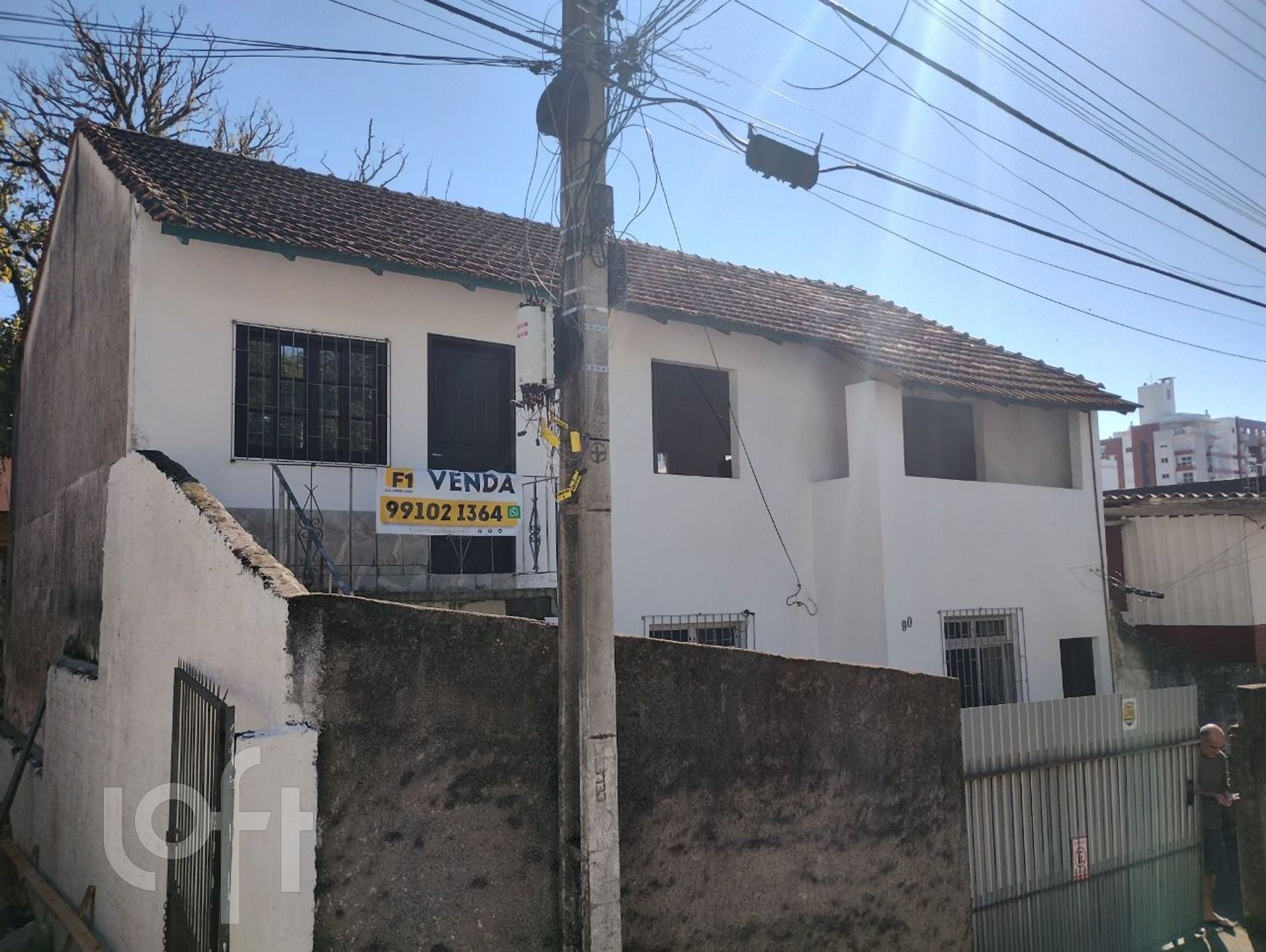 Casa Residencial com 154m², 3 quartos, 3 suítes, 2 garagens, no bairro Agronômica em Florianópolis