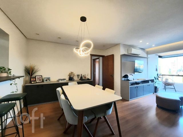 Apartamento com 121m², 3 dormitórios, 1 suíte, 2 vagas, Bela Vista em Porto Alegre