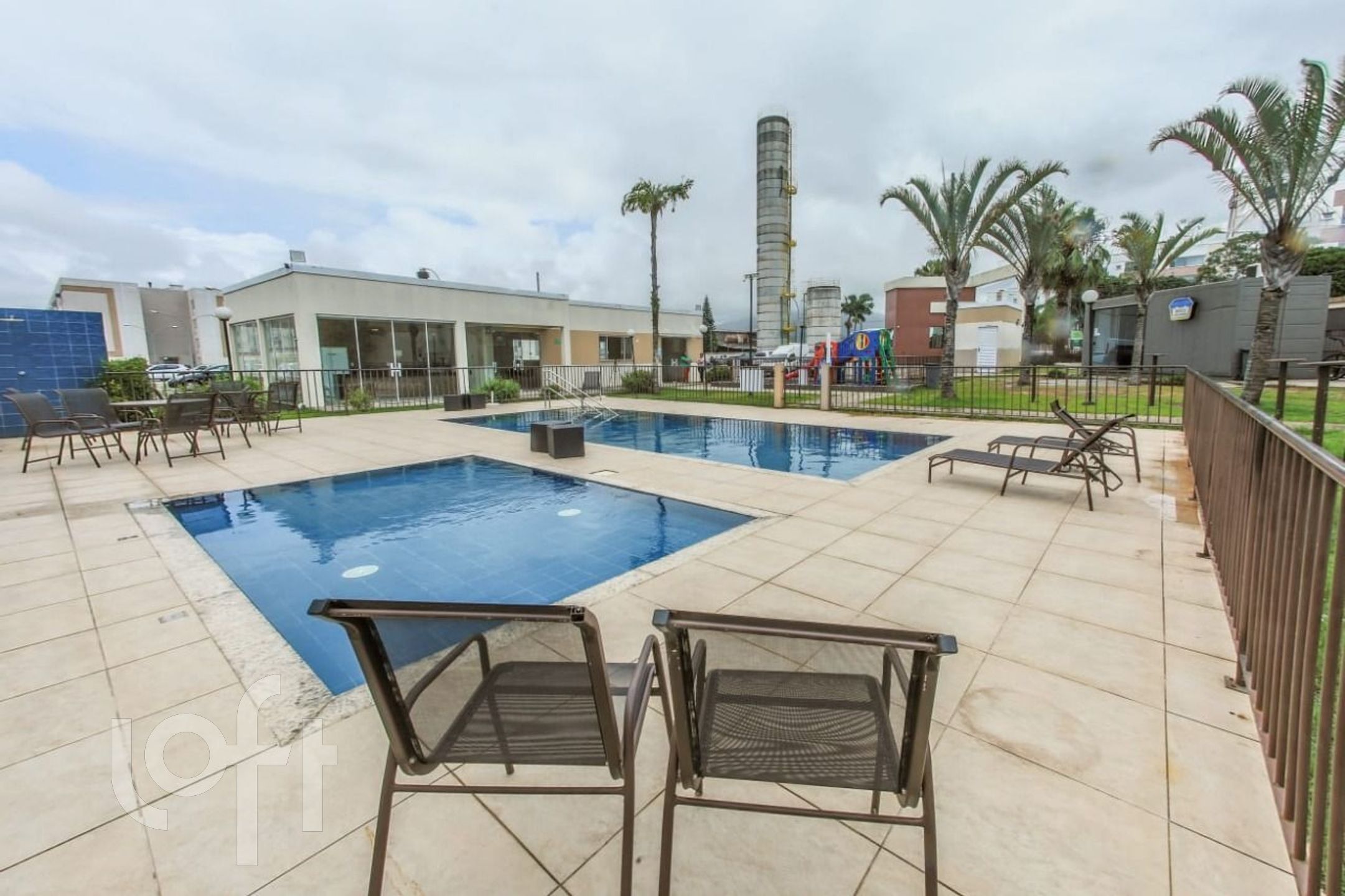Apartamento de 2 dormitórios e vaga de garagem