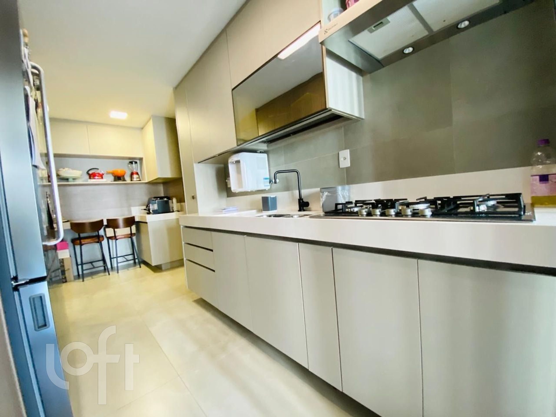 Apartamento à venda com 3 quartos, 162m² - Foto 13