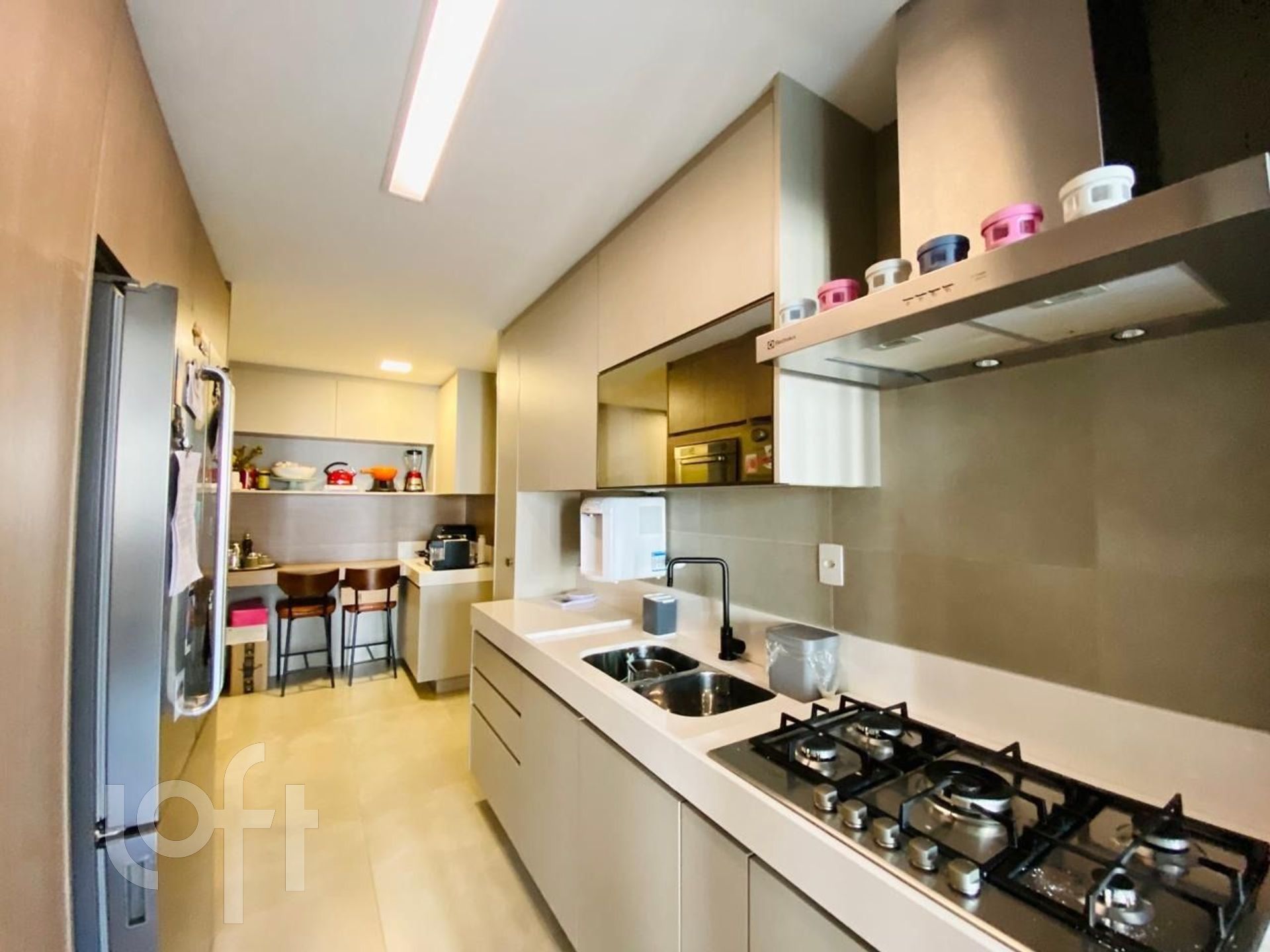 Apartamento à venda com 3 quartos, 162m² - Foto 11