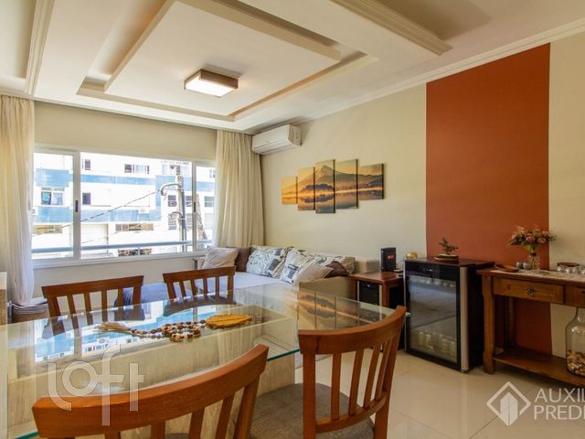 Apartamento com 65m², 2 dormitórios, 1 suíte, 2 vagas, Petrópolis em Porto Alegre