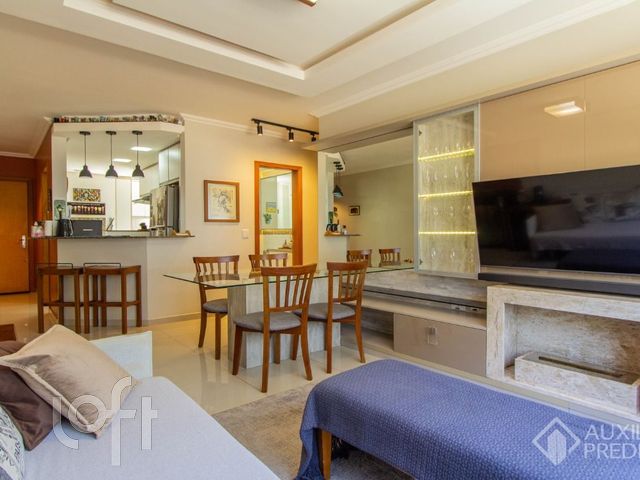 Apartamento com 65m², 2 dormitórios, 1 suíte, 2 vagas, Petrópolis em Porto Alegre