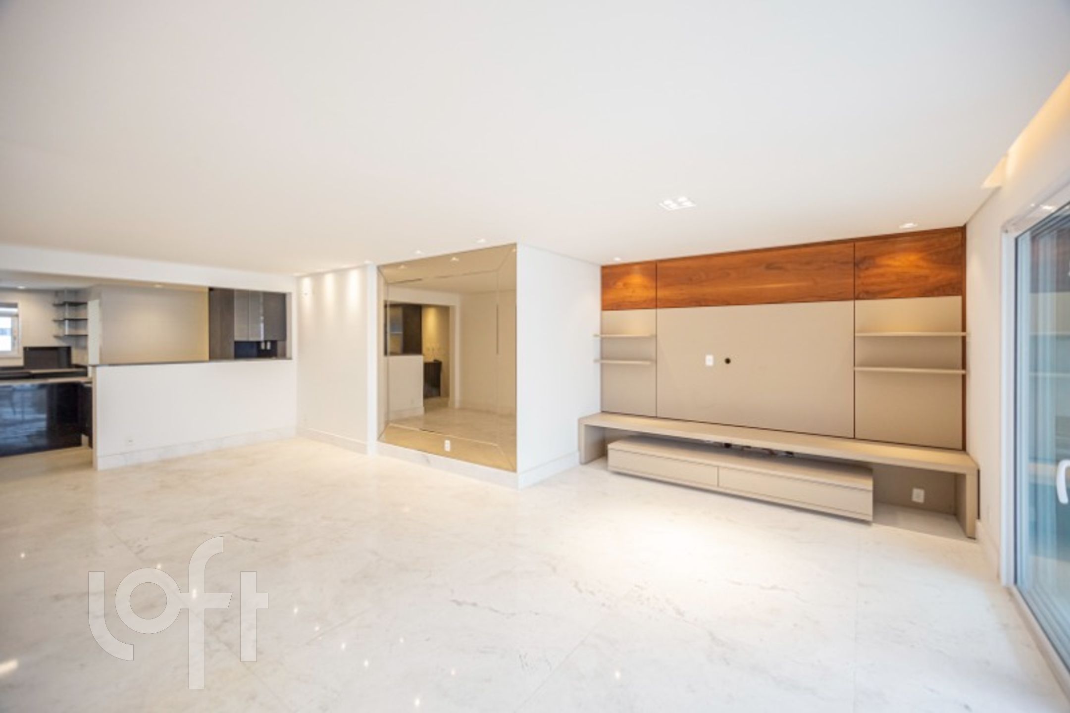 Apartamento à venda com 3 quartos, 190m² - Foto 1