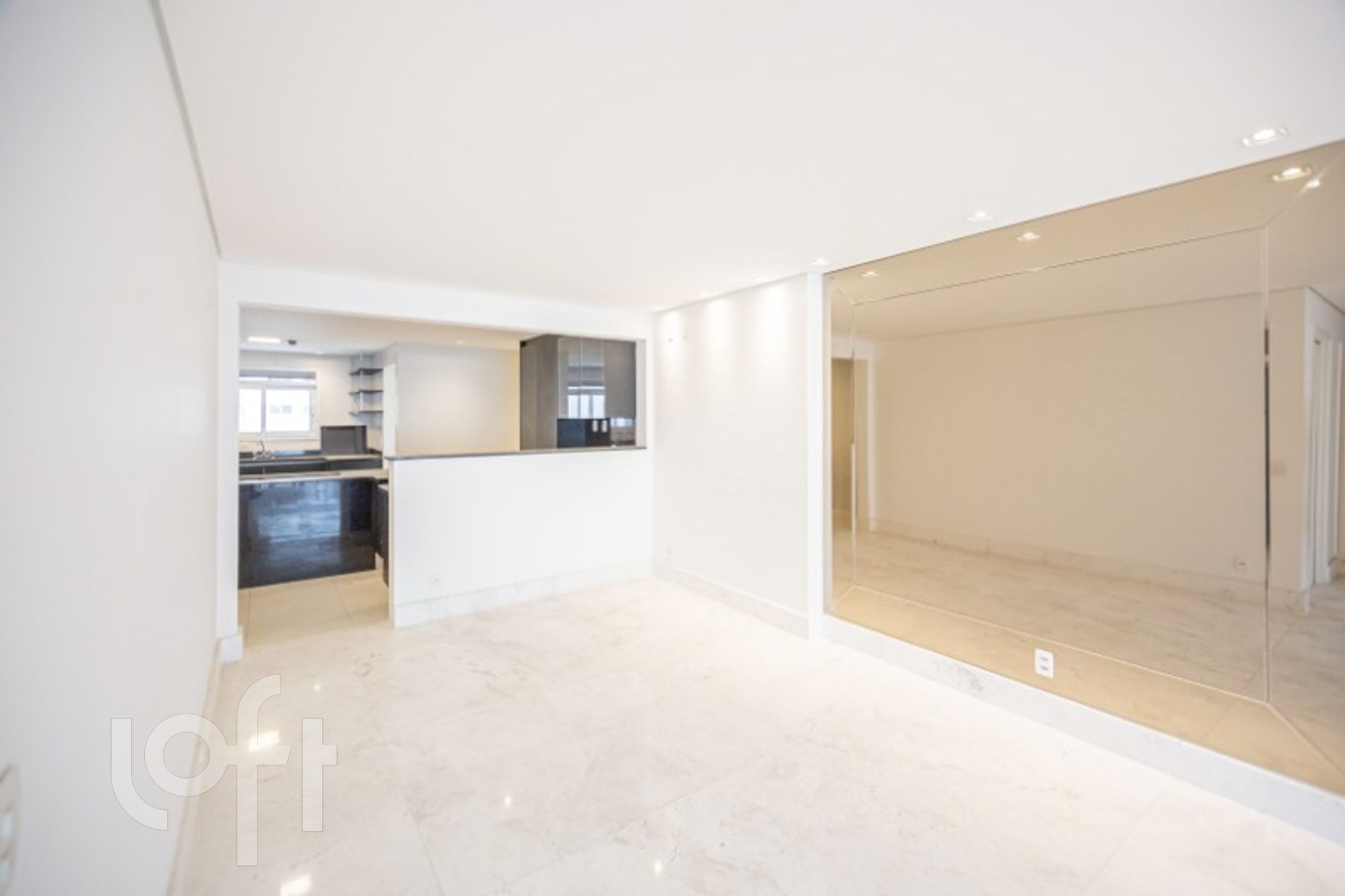 Apartamento à venda com 3 quartos, 190m² - Foto 4