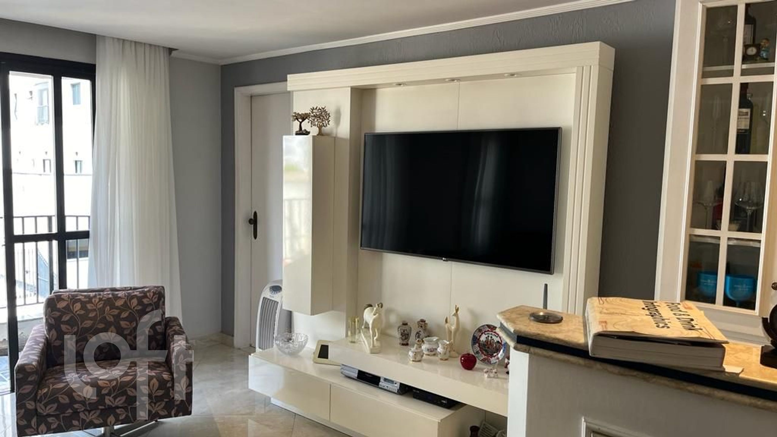 Apartamento à venda com 4 quartos, 146m² - Foto 2