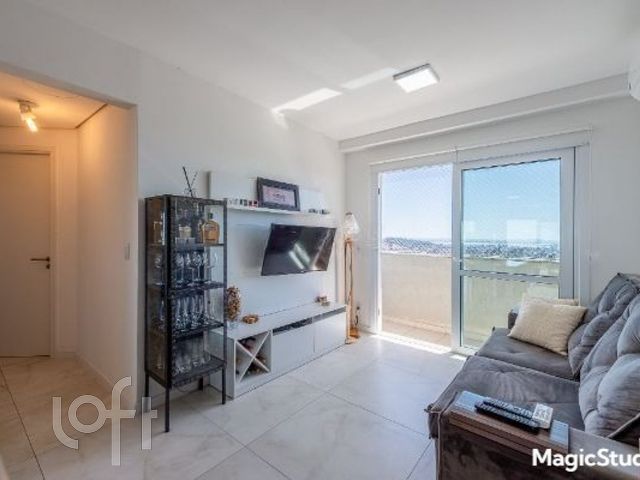 Apartamento com 72m², 2 dormitórios, 1 suíte, 4 vagas, Petrópolis em Porto Alegre