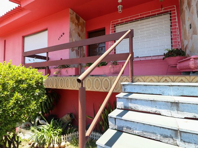 Casa com 233m², 3 dormitórios, 1 suíte, 3 vagas, Cristo Redentor em Porto Alegre