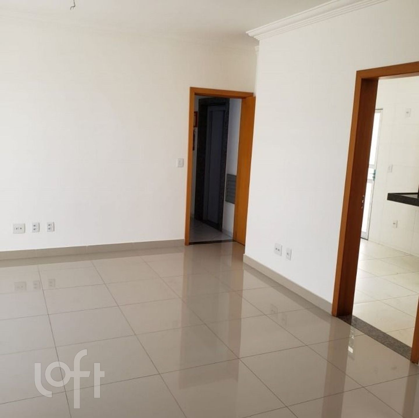 Apartamento à venda com 3 quartos, 135m² - Foto 2