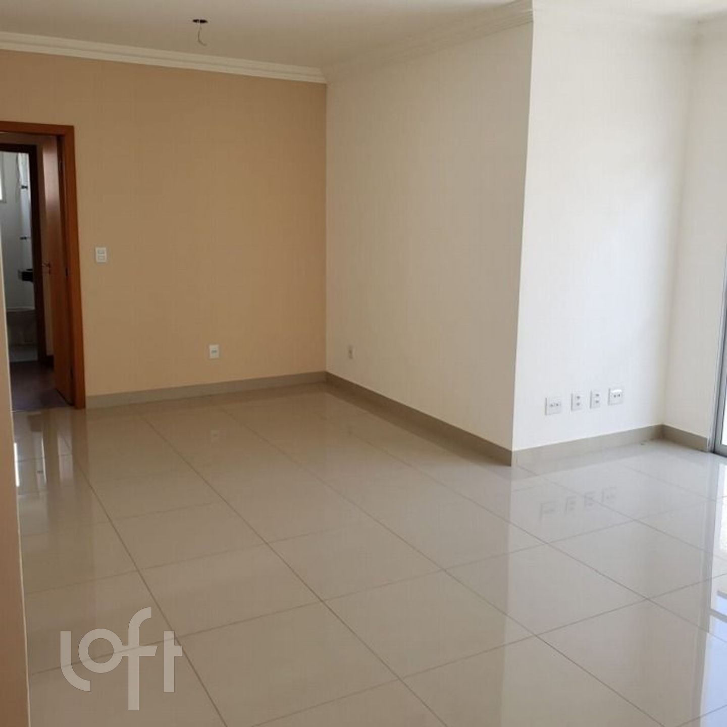 Apartamento à venda com 3 quartos, 135m² - Foto 1