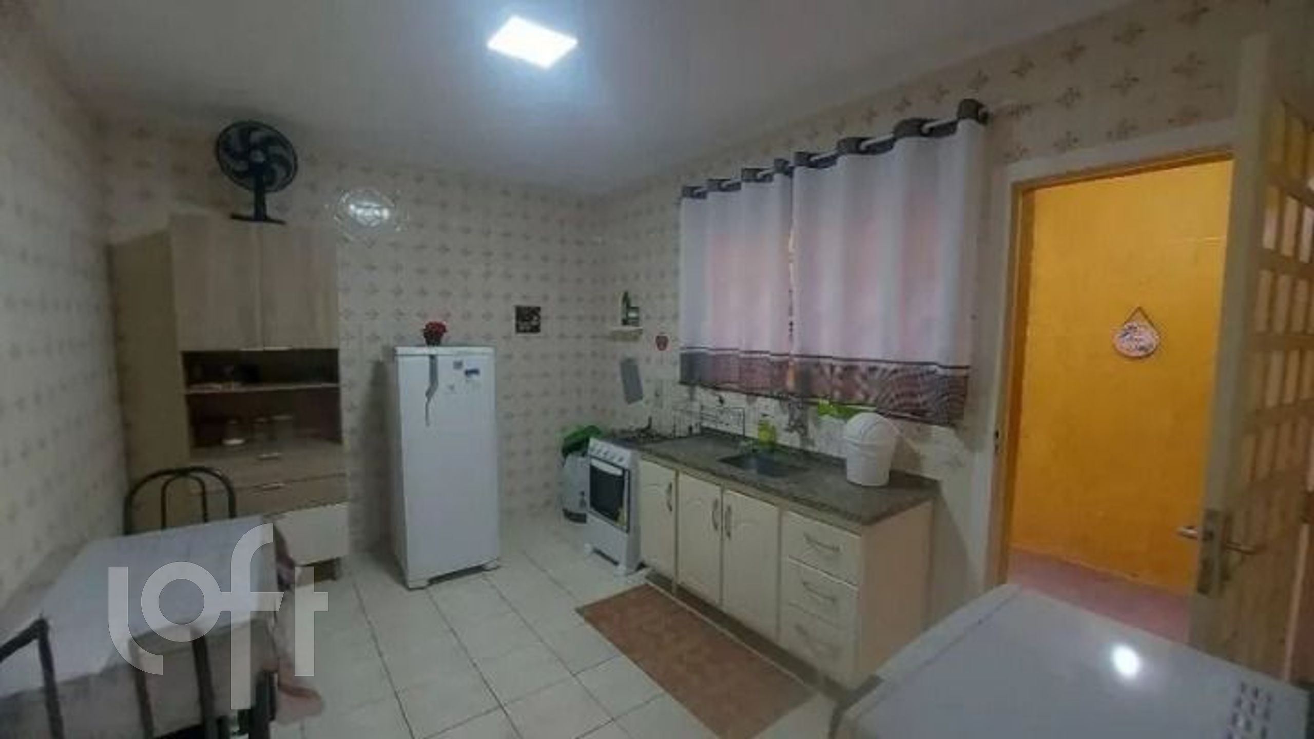 Casa à venda com 2 quartos, 151m² - Foto 2