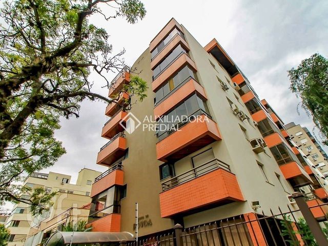 Apartamento com 188m², 3 dormitórios, 1 suíte, 2 vagas, Petrópolis em Porto Alegre