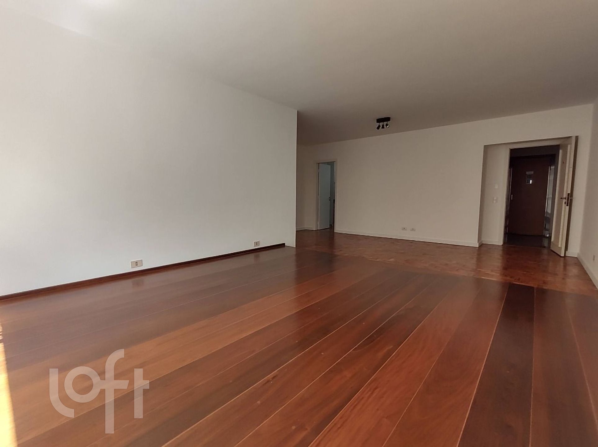 Apartamento à venda com 3 quartos, 139m² - Foto 2