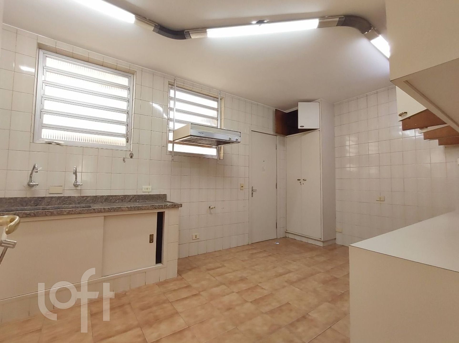 Apartamento à venda com 3 quartos, 139m² - Foto 9