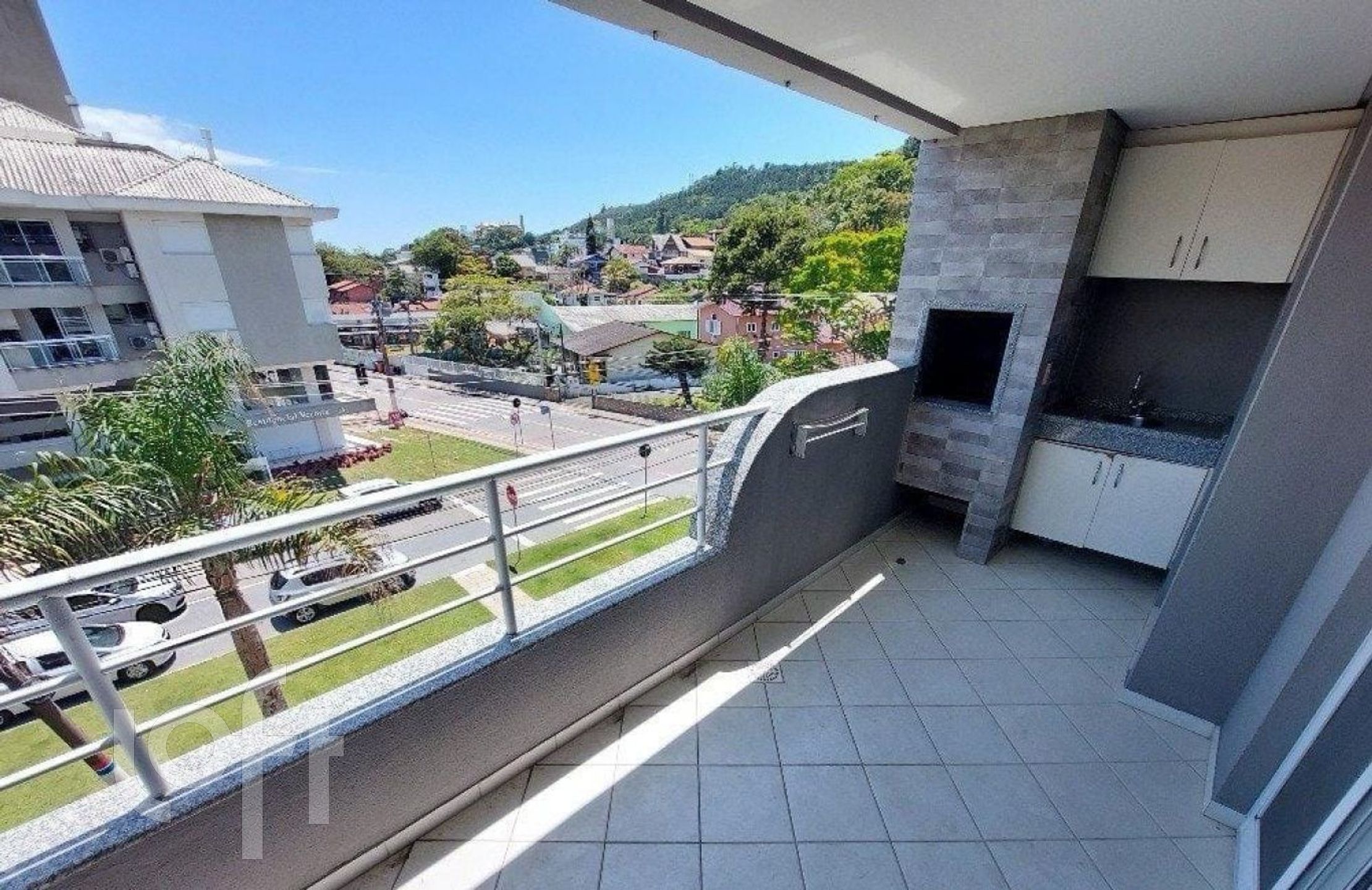 Apartamentos com 93m², 3 quartos, 1 suíte, 2 garagens, no bairro Jurere Leste em Florianópolis