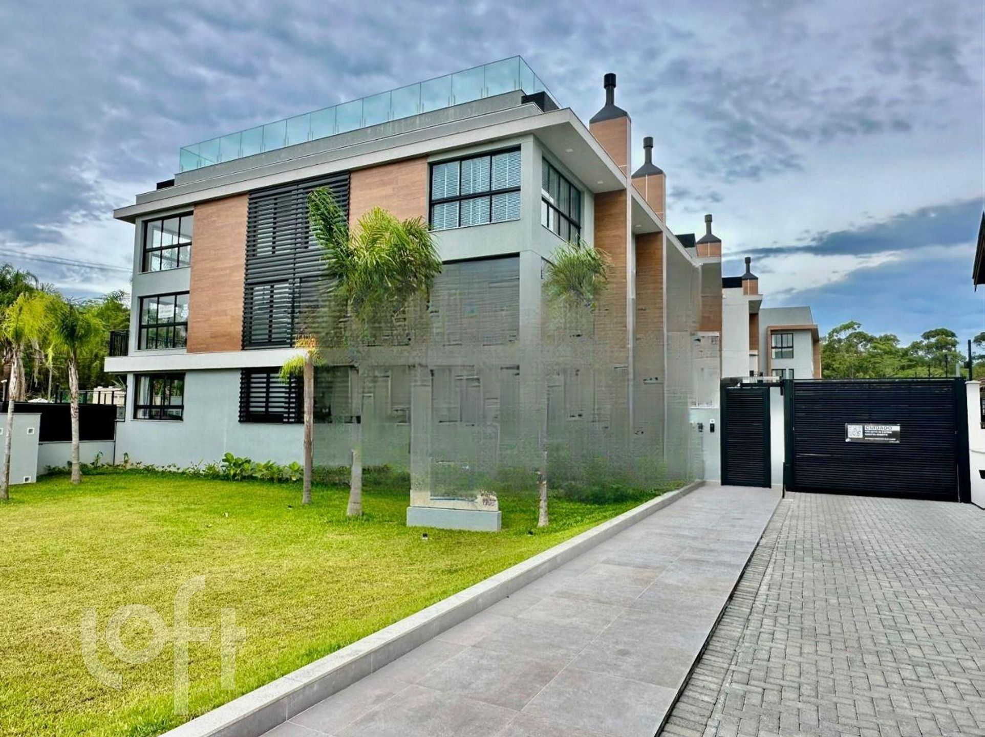 Apartamentos com 52m², 1 quarto, 1 suíte, 1 garagem, no bairro Porto da Lagoa em Florianópolis
