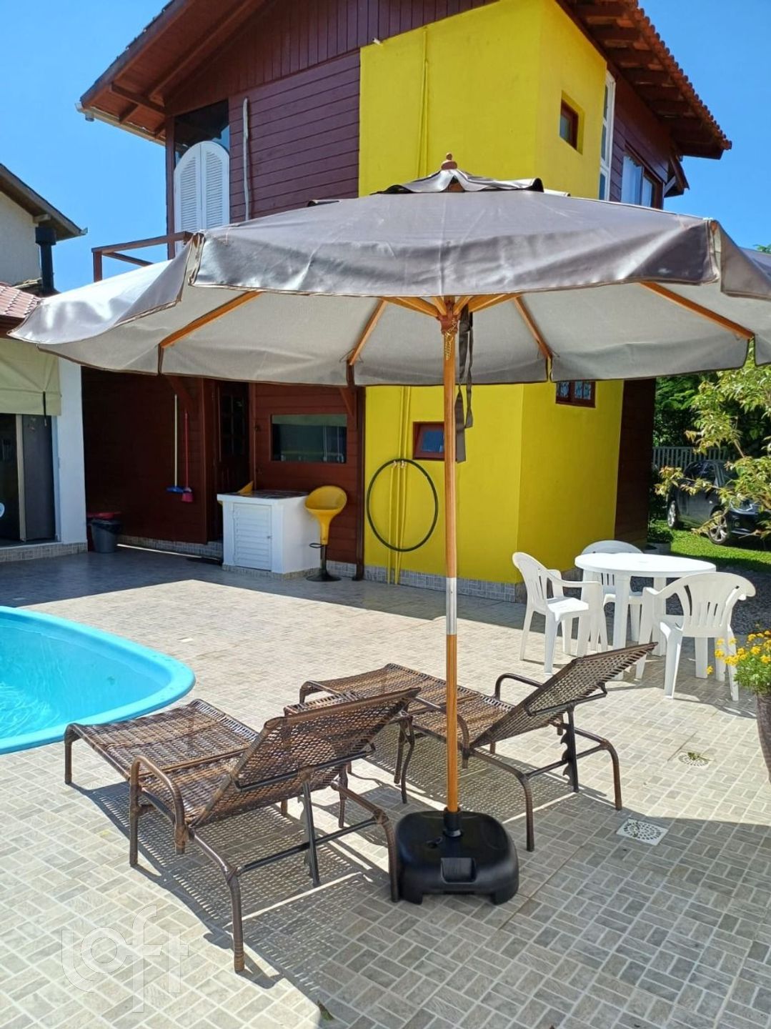 Casa Residencial com 260m², 2 quartos, 1 suíte, no bairro São João do Rio Vermelho em Florianópolis