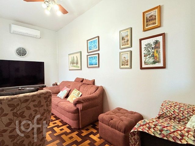 Casa com 297m², 5 dormitórios, 1 suíte, 8 vagas, Menino Deus em Porto Alegre