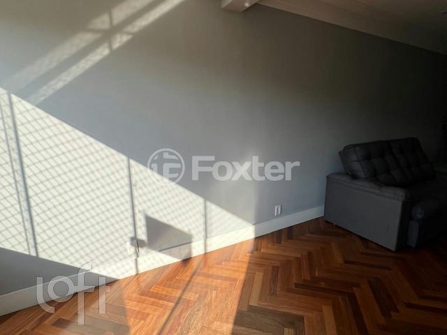 Apartamento com 81m², 2 dormitórios, 1 suíte, 2 vagas, Petrópolis em Porto Alegre