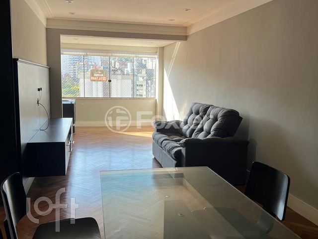 Apartamento com 81m², 2 dormitórios, 1 suíte, 2 vagas, Petrópolis em Porto Alegre
