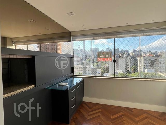 Apartamento com 81m², 2 dormitórios, 1 suíte, 2 vagas, Petrópolis em Porto Alegre