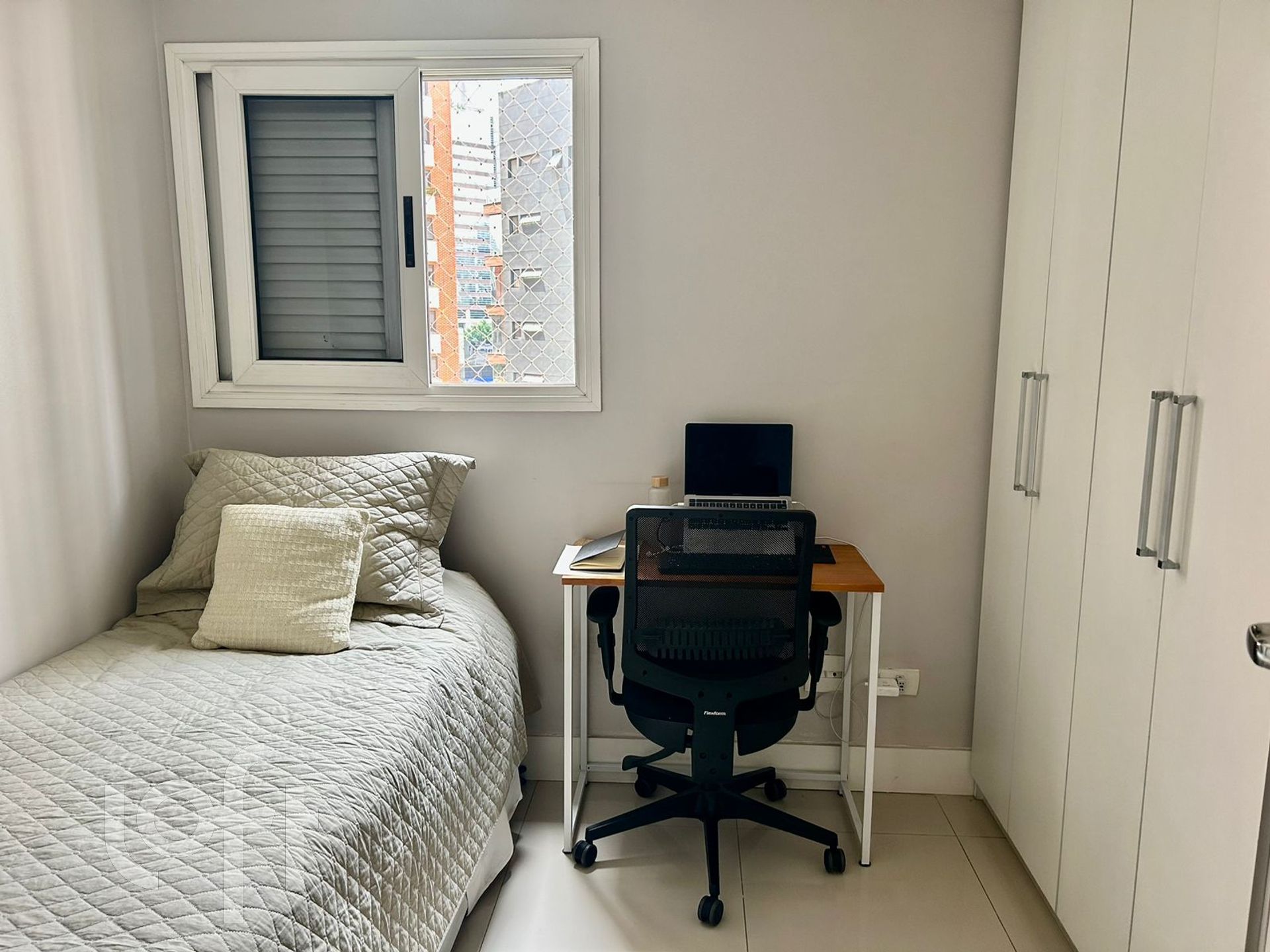 Apartamento à venda com 2 quartos, 76m² - Foto 4