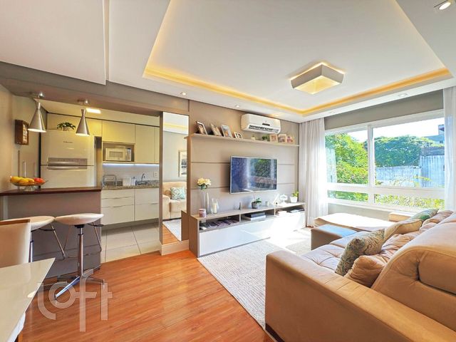 Apartamento com 62m², 2 dormitórios, 1 suíte, 2 vagas, Petrópolis em Porto Alegre