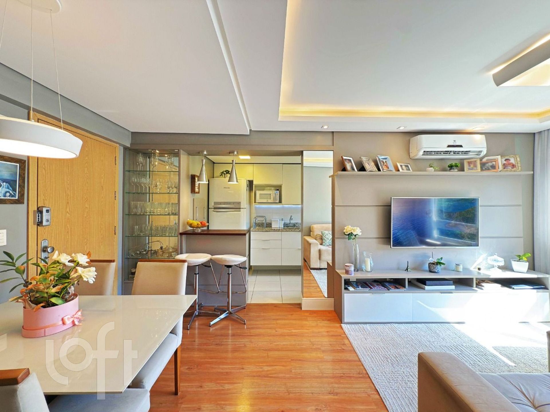 Apartamento com 62m², 2 dormitórios, 1 suíte, 2 vagas, Petrópolis em Porto Alegre