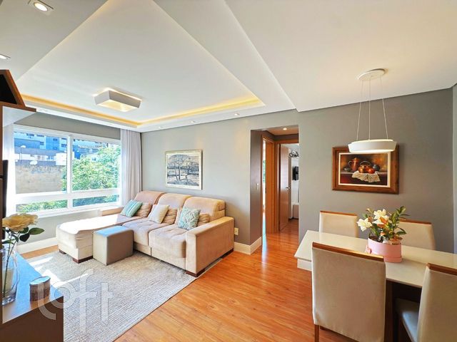 Apartamento com 62m², 2 dormitórios, 1 suíte, 2 vagas, Petrópolis em Porto Alegre