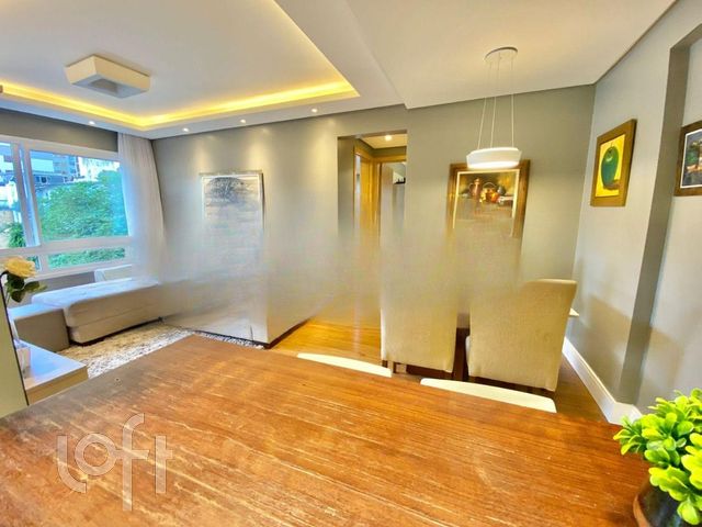 Apartamento com 62m², 2 dormitórios, 1 suíte, 2 vagas, Petrópolis em Porto Alegre