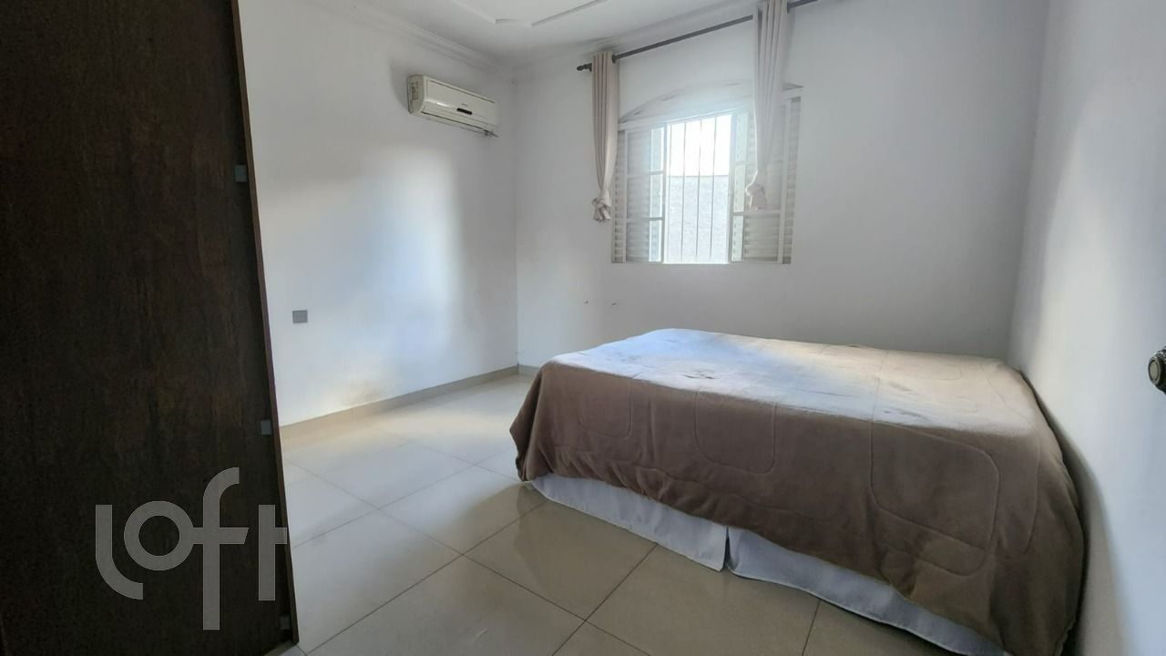 Casa à venda com 3 quartos, 199m² - Foto 11