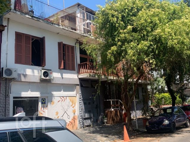 Casa com 208m², 2 dormitórios, São João em Porto Alegre