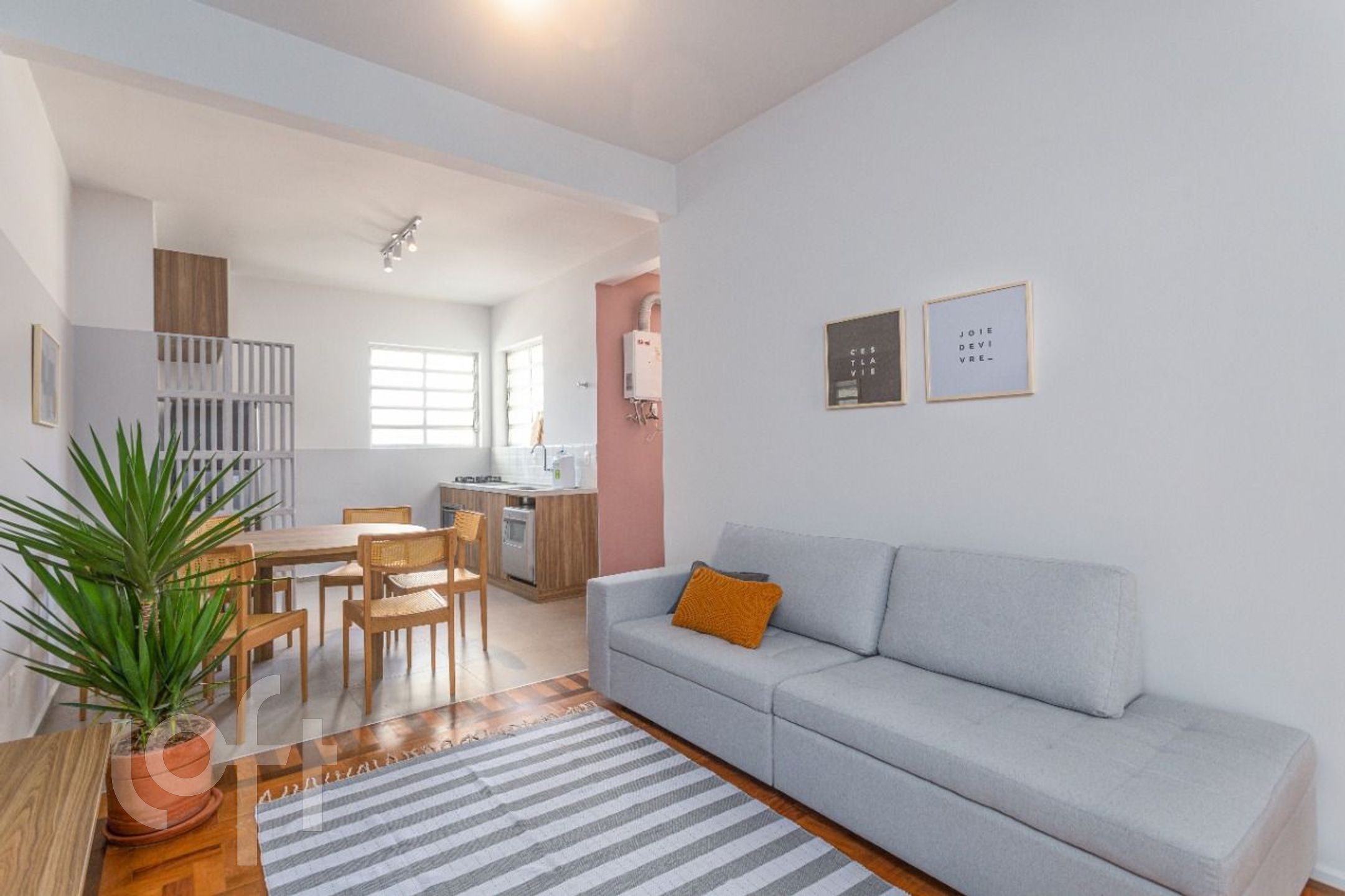 Apartamento à venda com 4 quartos, 145m² - Foto 2