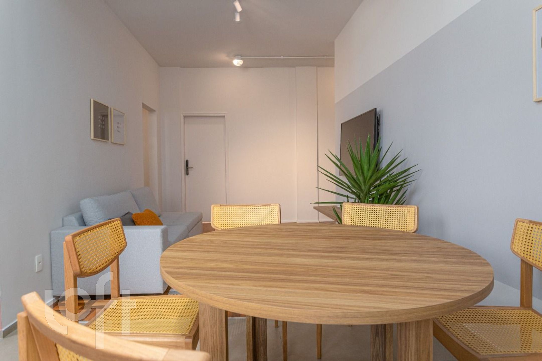 Apartamento à venda com 4 quartos, 145m² - Foto 3