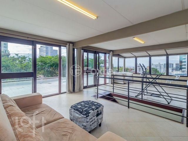 Apartamento com 152m², 3 dormitórios, 1 suíte, 2 vagas, Petrópolis em Porto Alegre