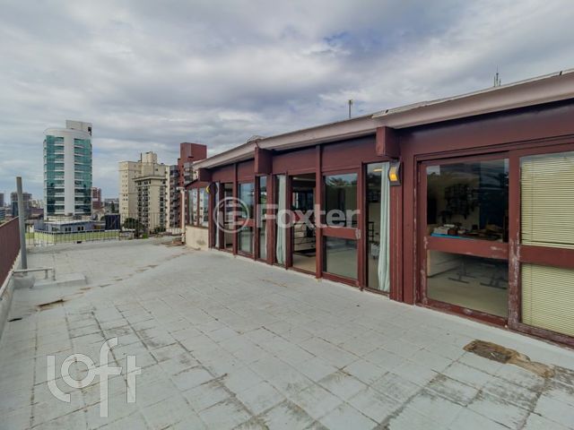 Apartamento com 152m², 3 dormitórios, 1 suíte, 2 vagas, Petrópolis em Porto Alegre