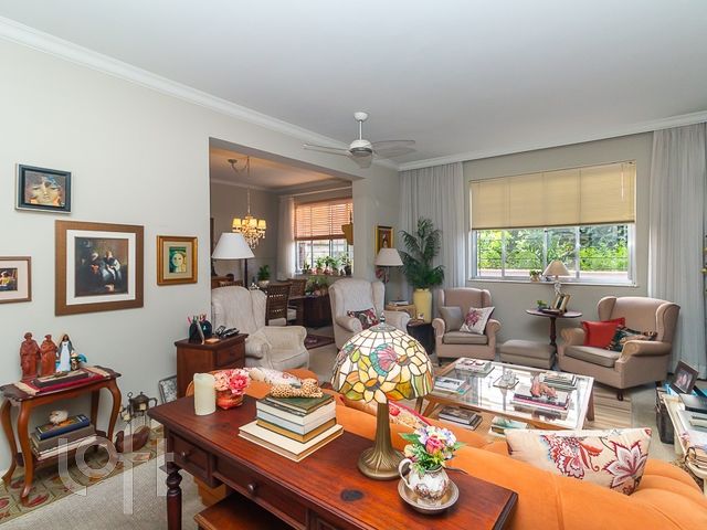 Apartamento com 112m², 2 dormitórios, 1 vaga, Rio Branco em Porto Alegre