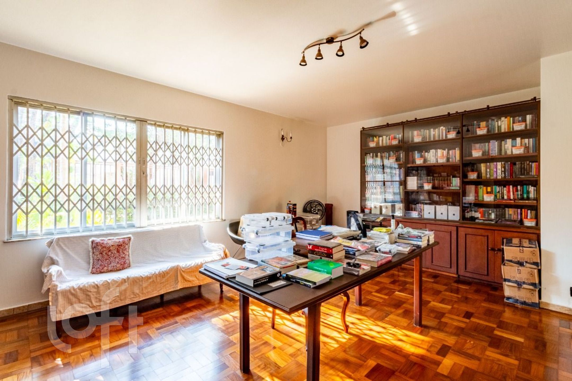 Casa à venda em Alto de Pinheiros com 237 m², 3 qu