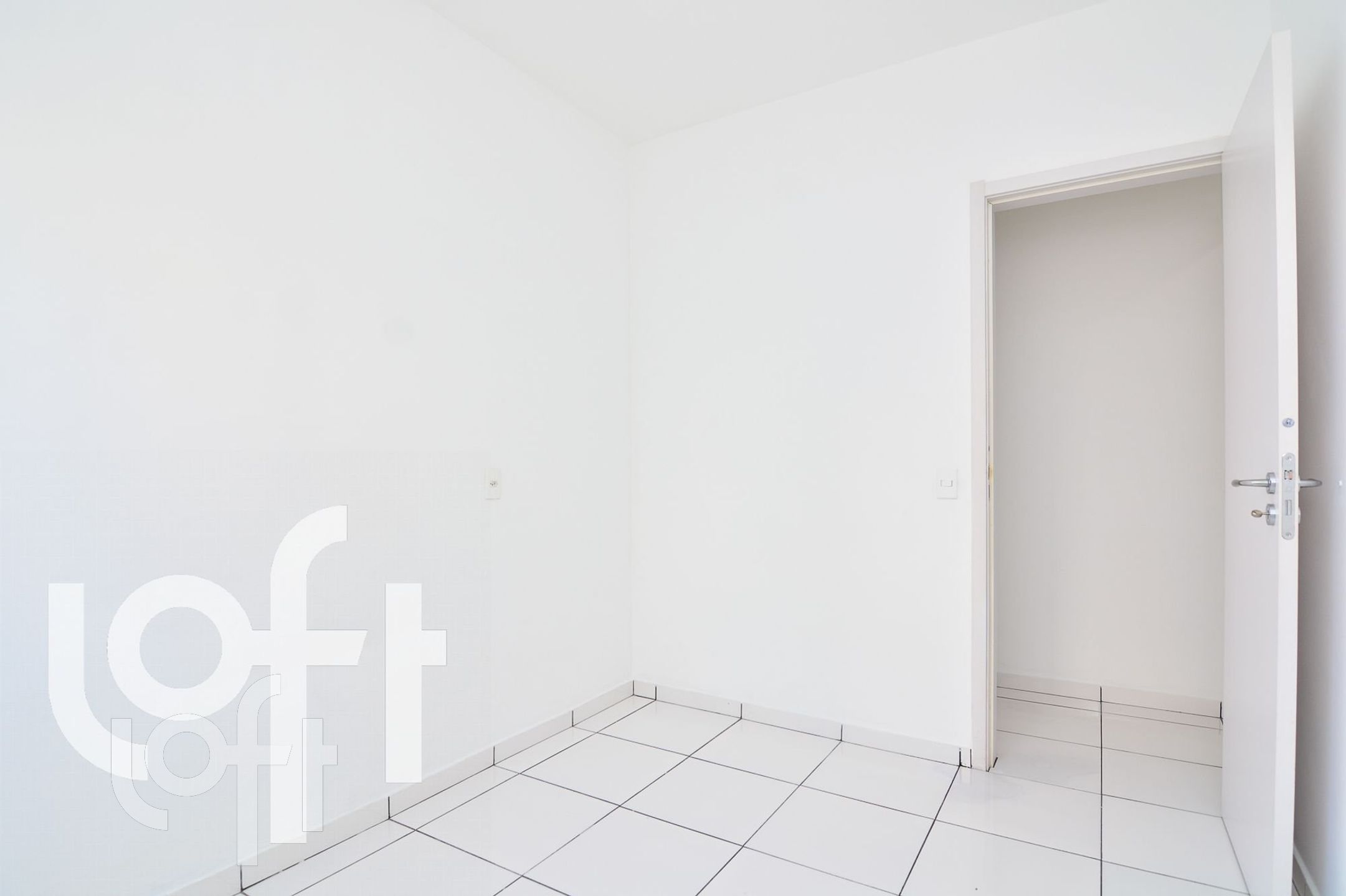 Apartamento à venda com 1 quarto, 36m² - Foto 2