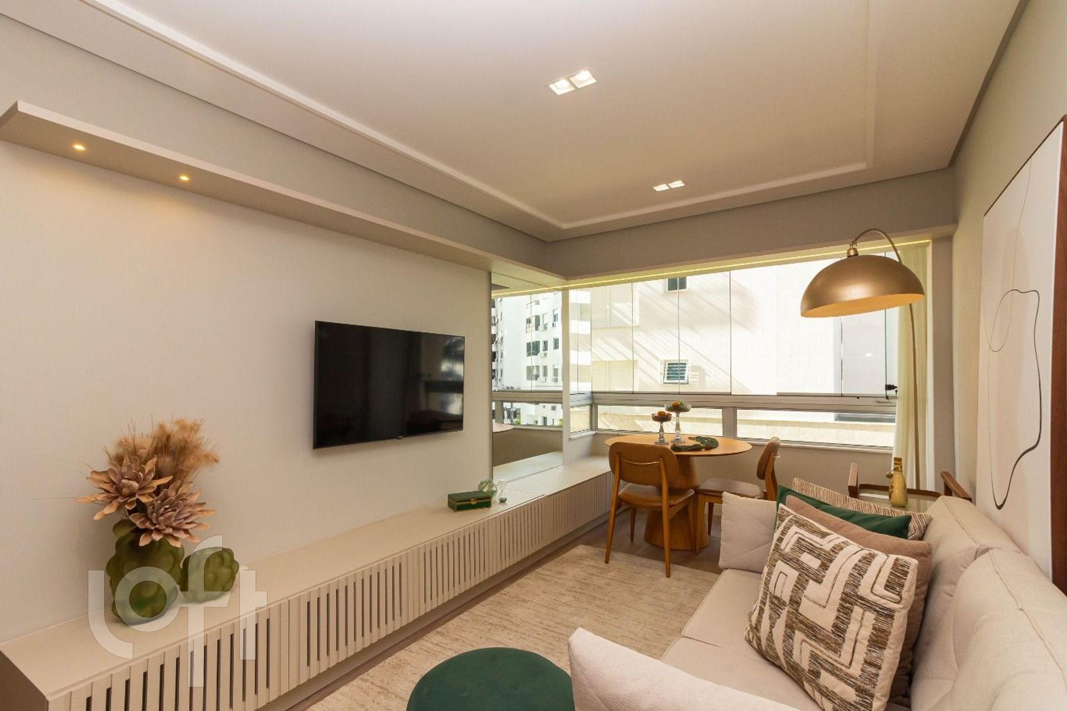 Apartamentos com 99m², 2 quartos, 1 suíte, 1 garagem, no bairro Centro em Florianópolis