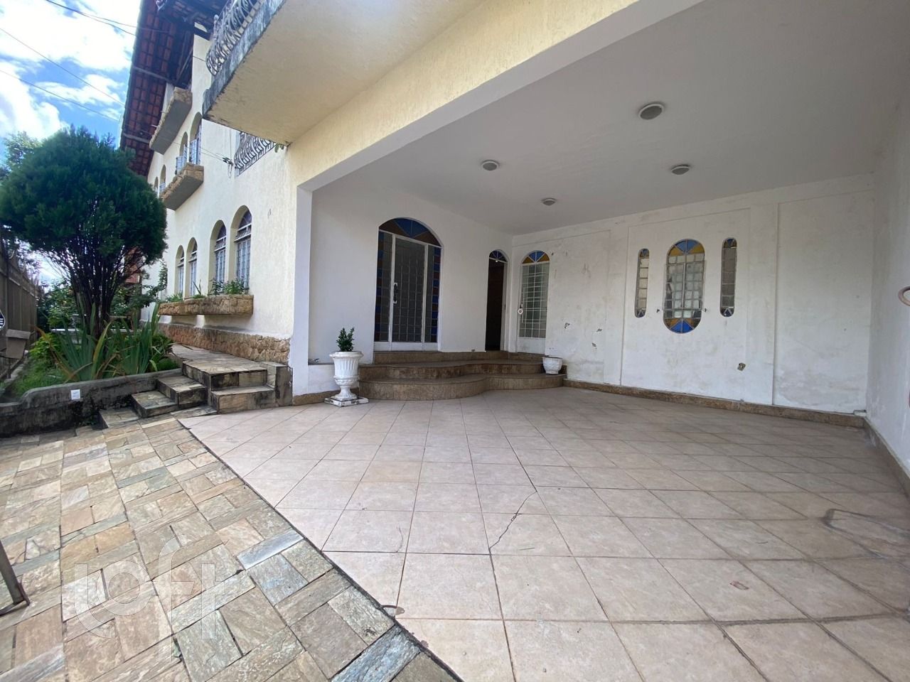 Casa à venda com 4 quartos, 380m² - Foto 3