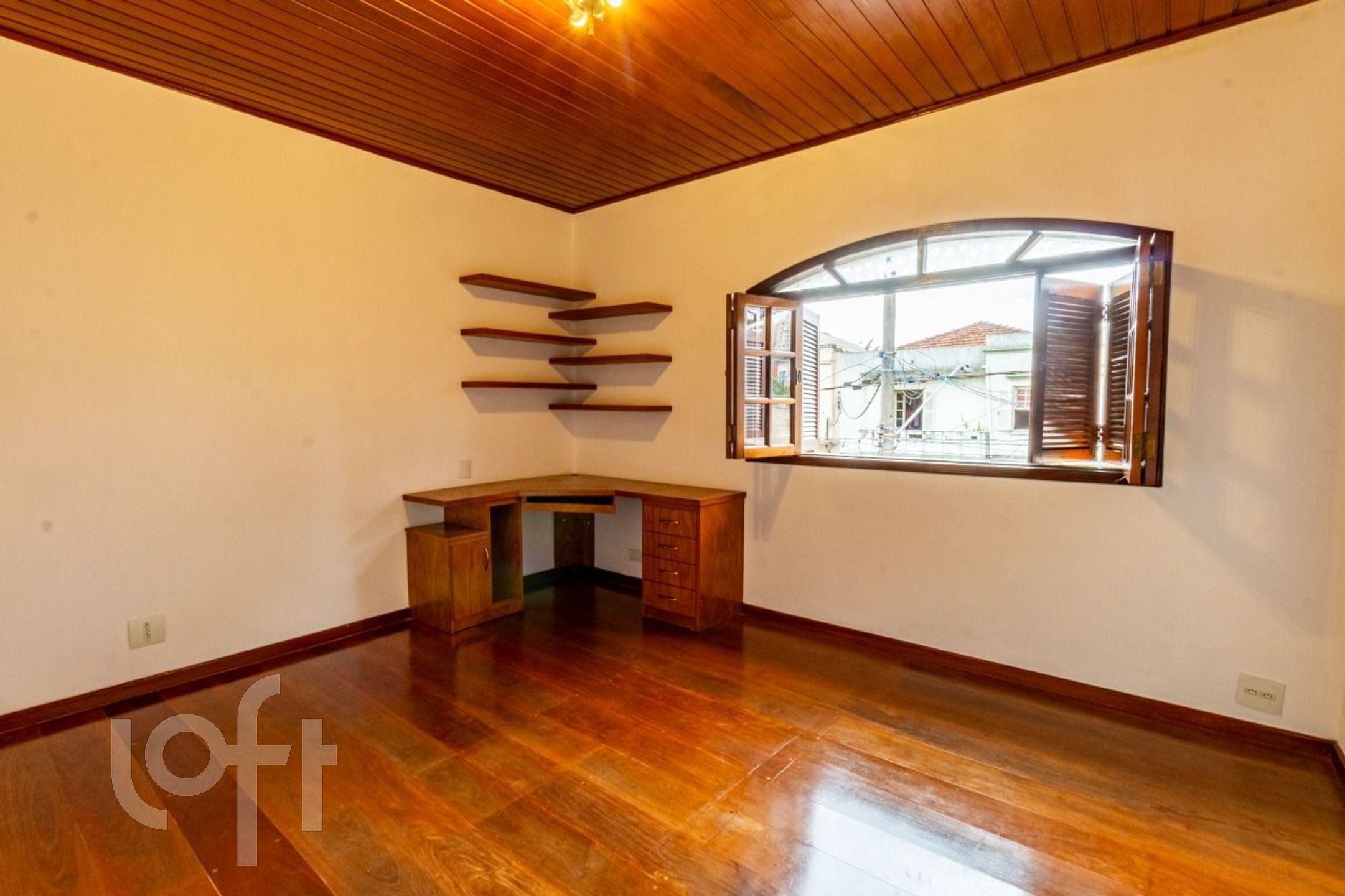 Casa à venda em Cambuci com 100 m², 3 quartos, 1 suíte, 1 vaga