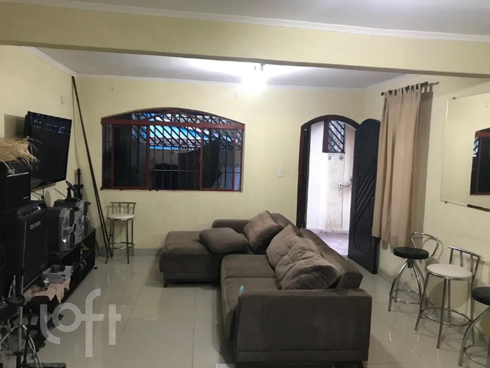 Casa à venda com 3 quartos, 110m² - Foto 1