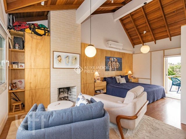 Casa em Condomínio com 324m², 3 dormitórios, 3 suítes, 3 vagas, Três Figueiras em Porto Alegre