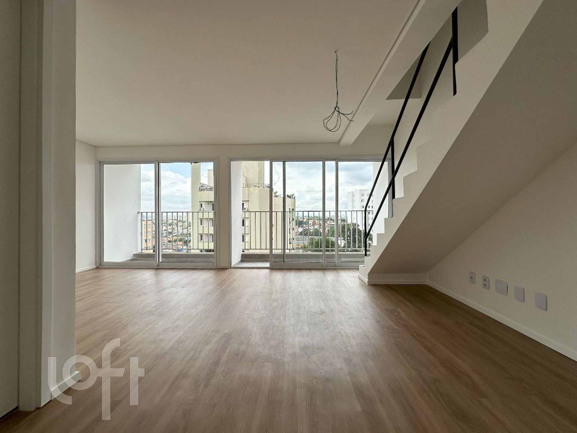 Apartamento à venda com 3 quartos, 102m² - Foto 2