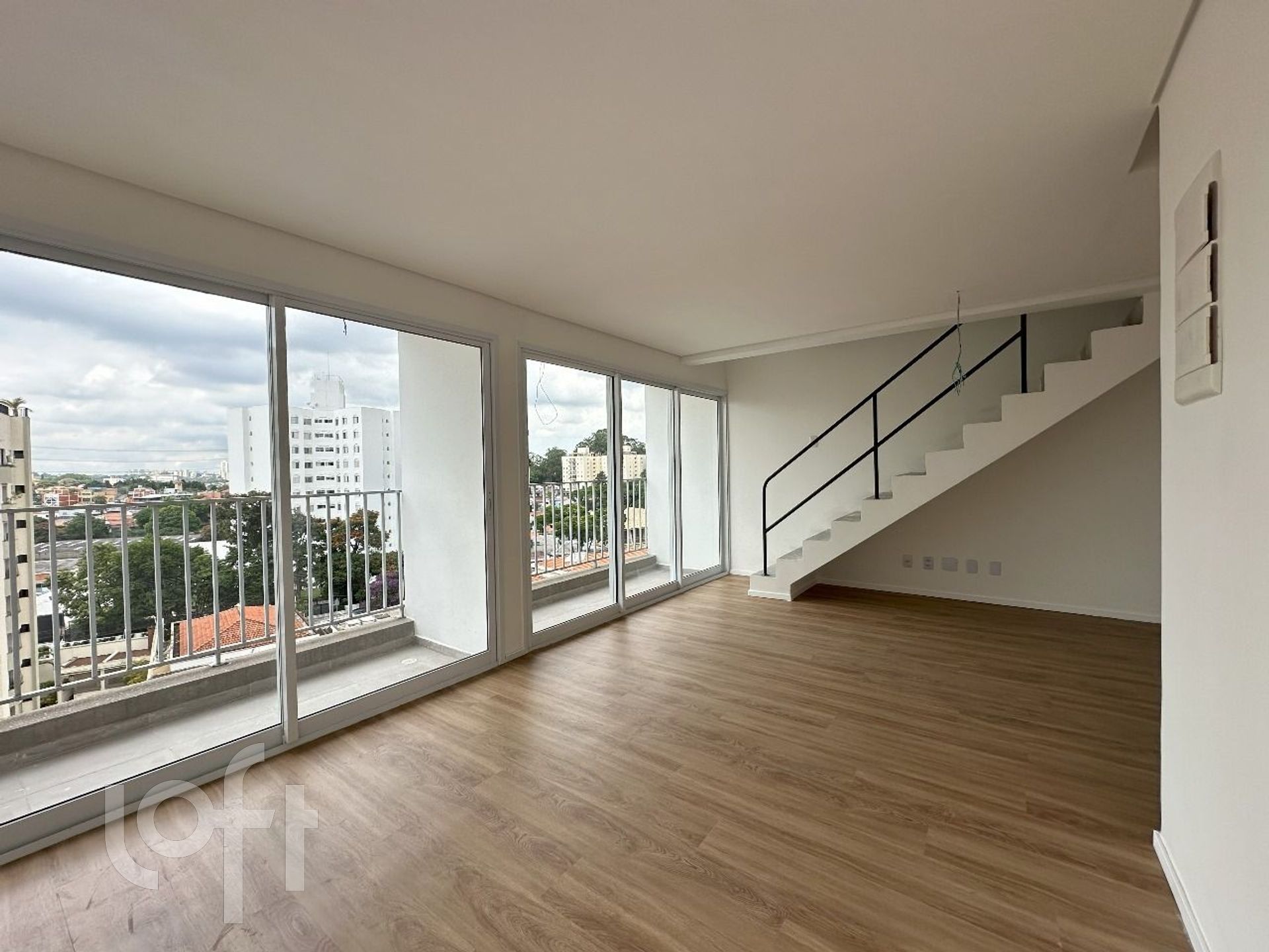 Apartamento à venda com 3 quartos, 102m² - Foto 1