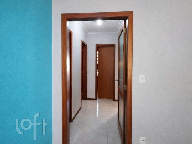 Casa com 237m², 4 dormitórios, 1 suíte, 2 vagas, Vila Ipiranga em Porto Alegre